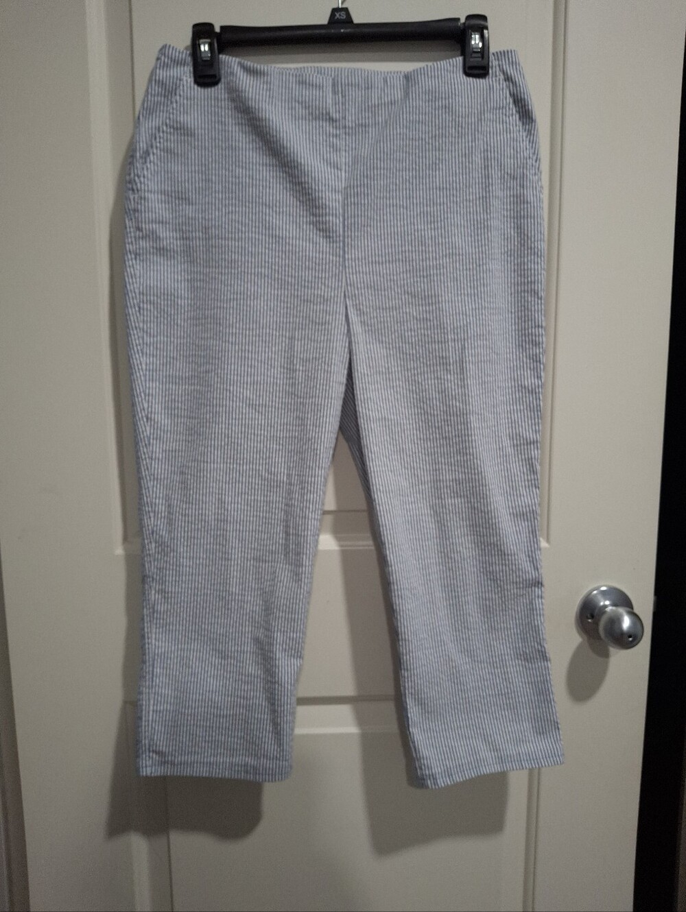 Carolina Belle Womens Seersucker Cropped Pants Blue/White Stripe Strechy Size 6